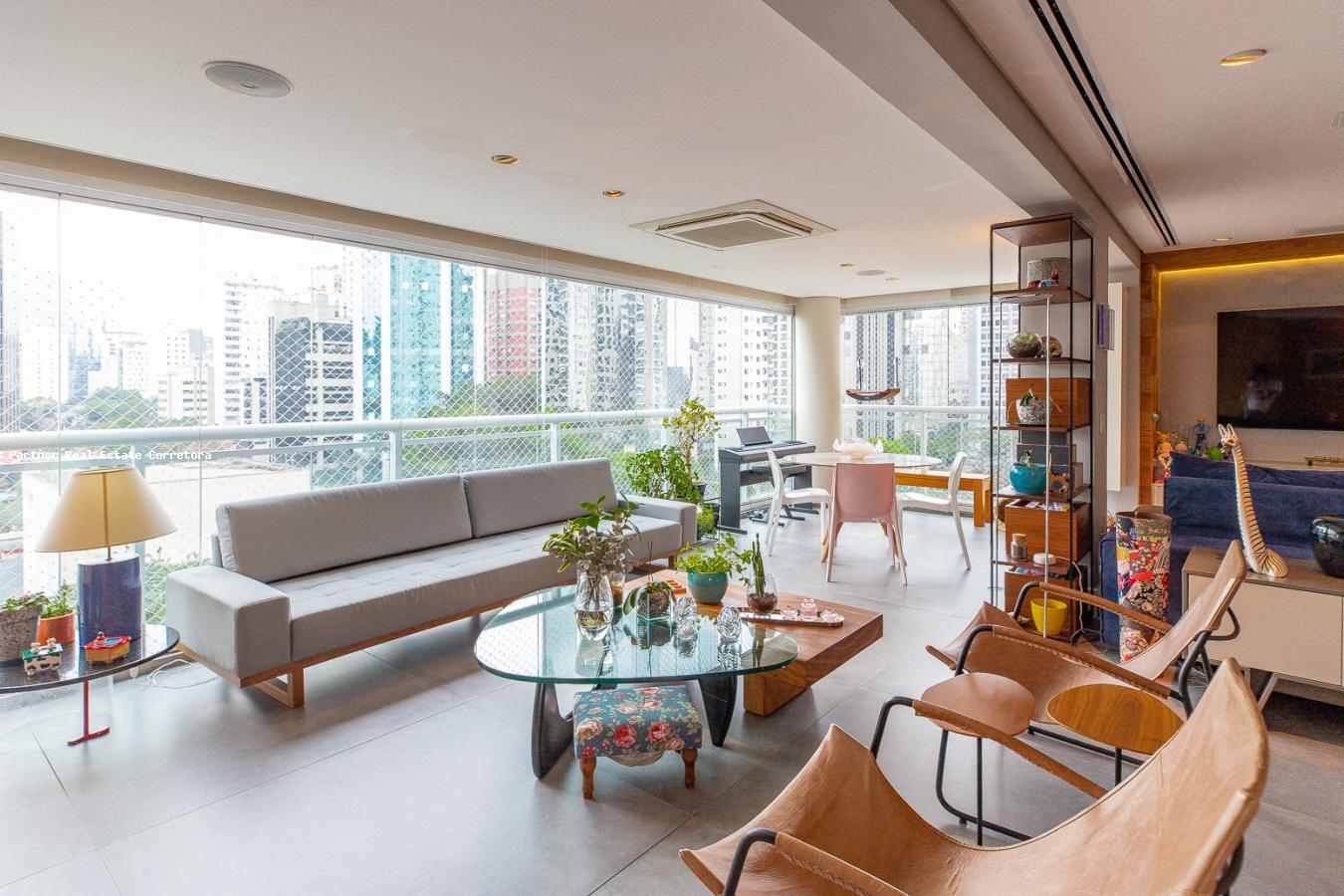 Apartamento, 3 quartos, 201 m² - Foto 1