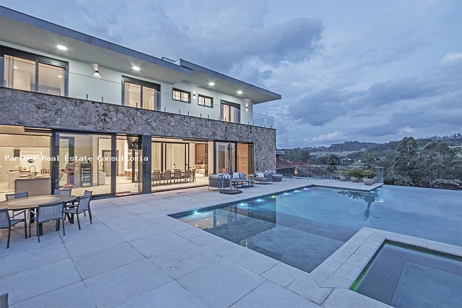 Casa, 7 quartos, 1881 m² - Foto 1