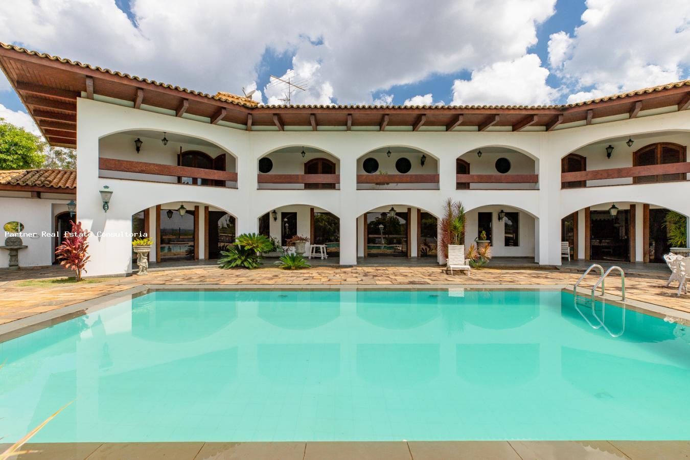 Casa, 6 quartos, 2268 m² - Foto 1