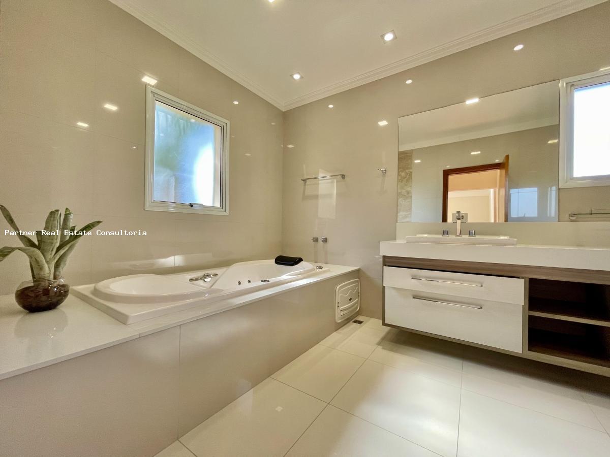 Casa, 3 quartos, 1058 m² - Foto 4