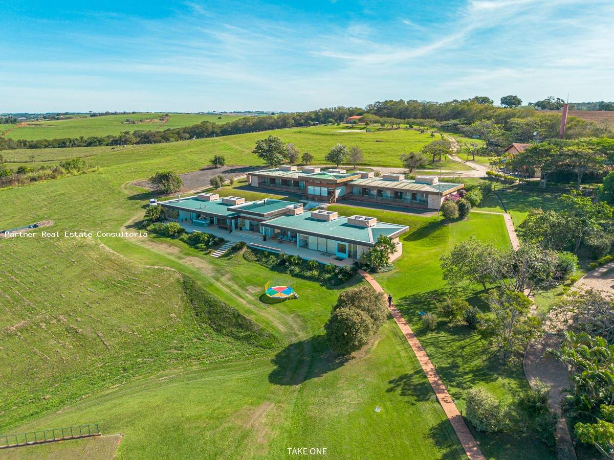 Prédio Inteiro, 193600 m² - Foto 1