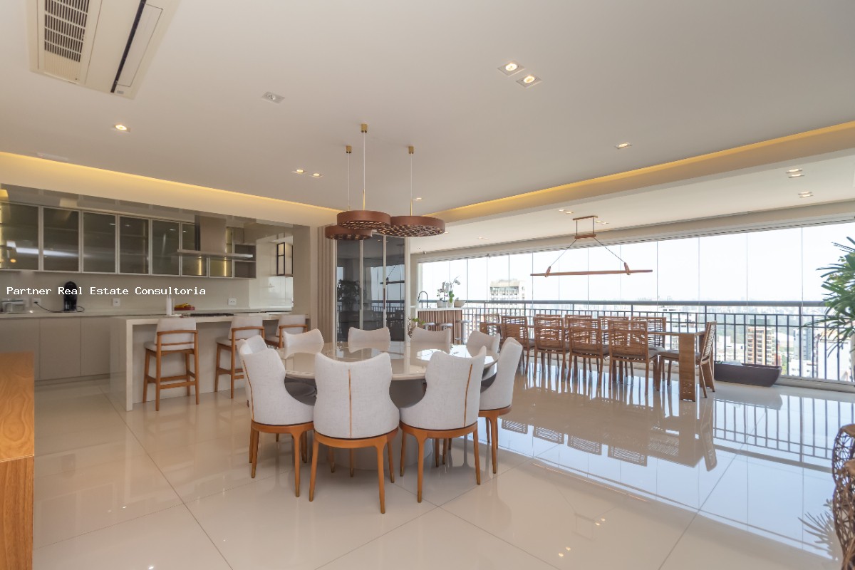 Apartamento, 3 quartos, 246 m² - Foto 1