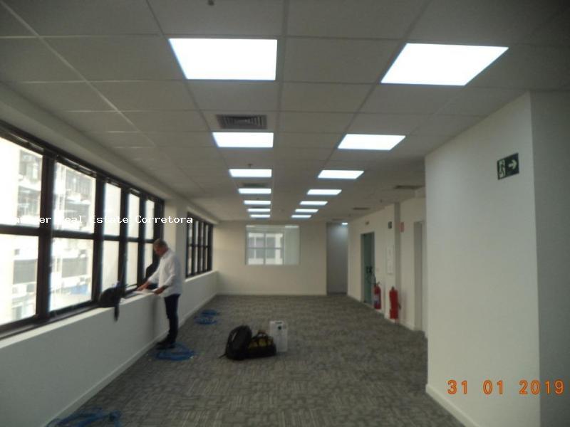 Conjunto Comercial-Sala à venda com 1 quarto, 188m² - Foto 2