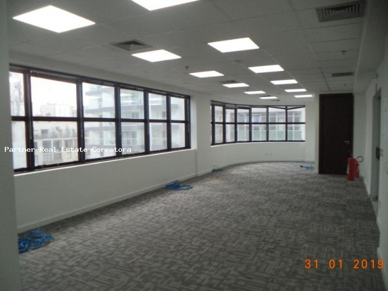 Conjunto Comercial-Sala à venda com 1 quarto, 188m² - Foto 10