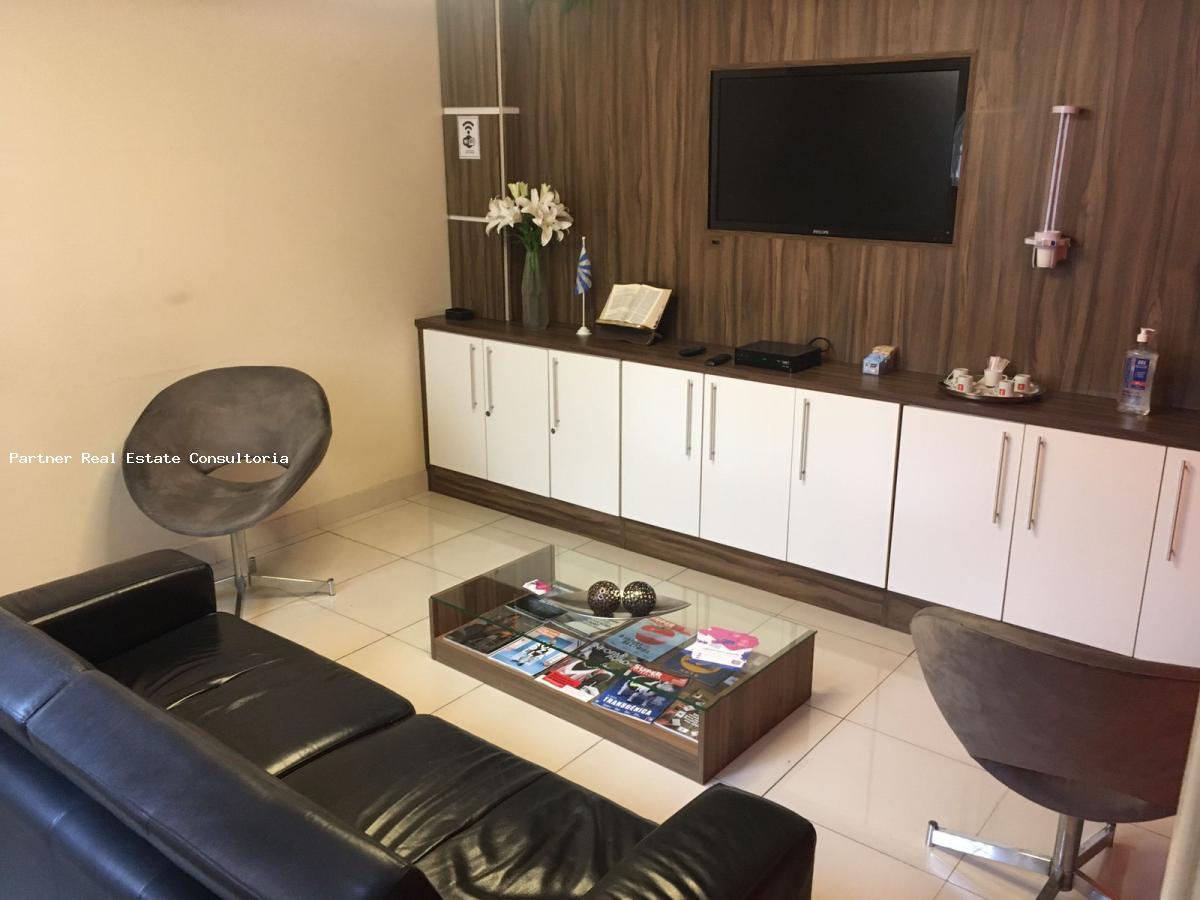 Casa, 4 quartos, 252 m² - Foto 1