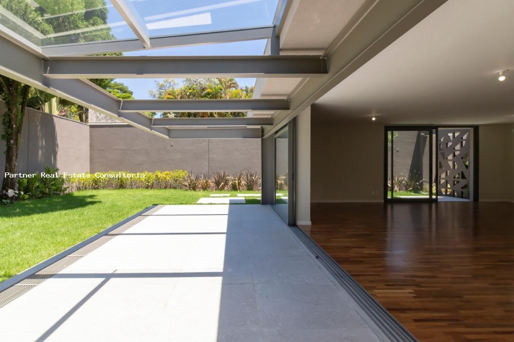Casa à venda com 4 quartos, 581m² - Foto 4
