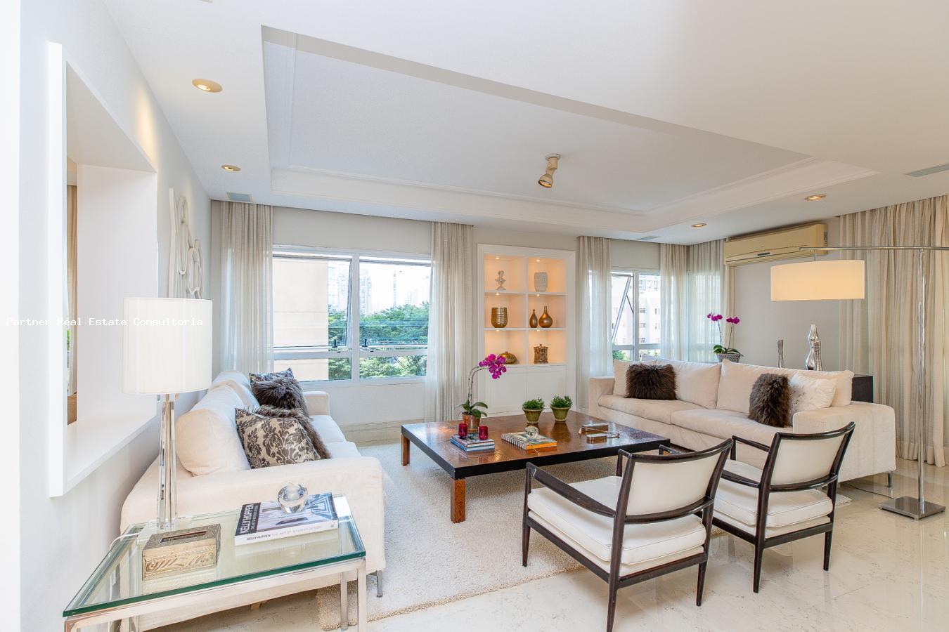 Apartamento, 3 quartos, 243 m² - Foto 1