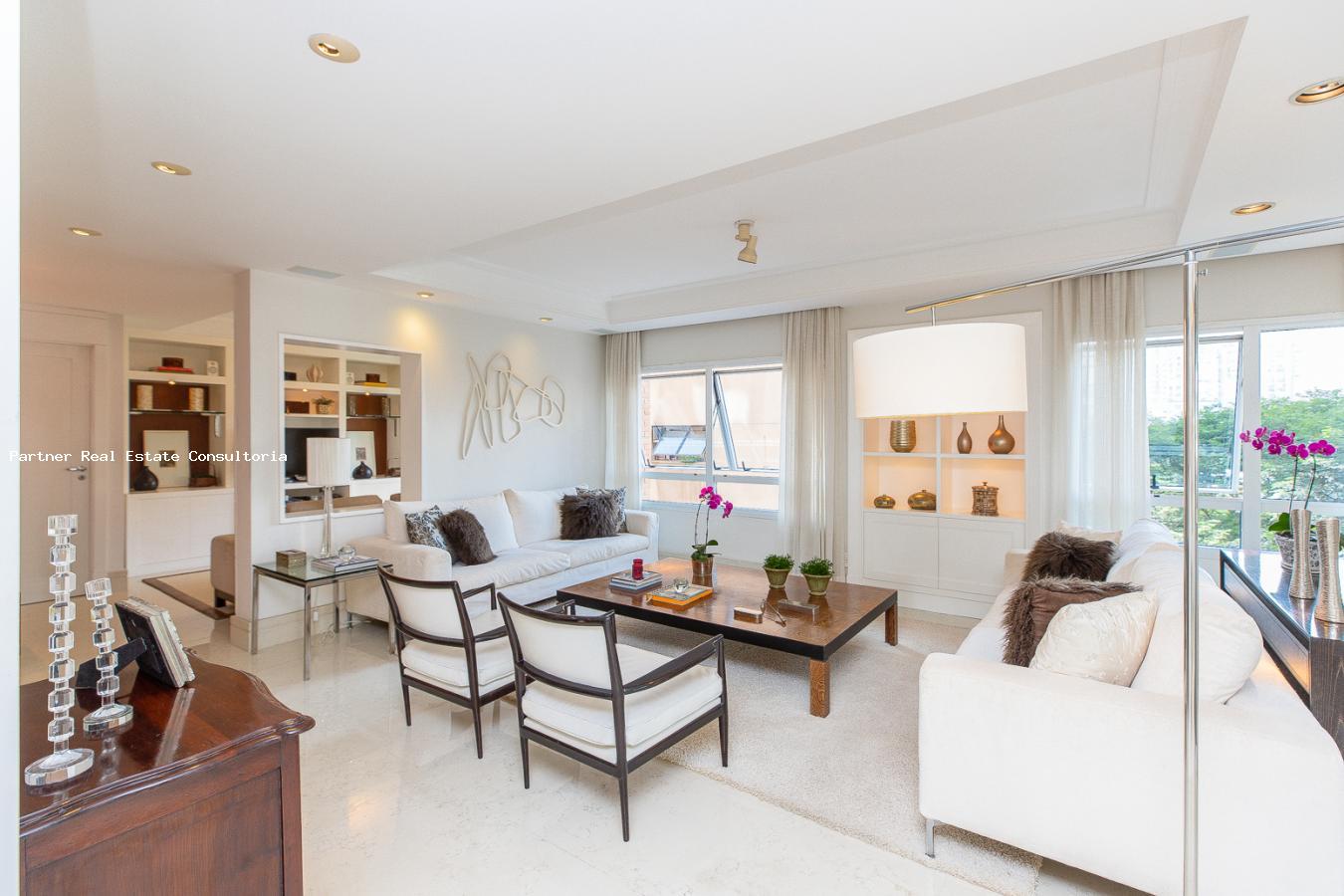 Apartamento, 3 quartos, 243 m² - Foto 2