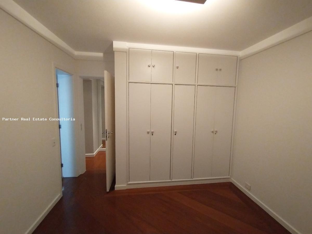 Apartamento, 3 quartos, 198 m² - Foto 2