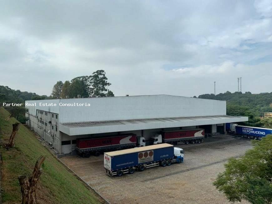 Depósito-Galpão-Armazém para alugar com 5 quartos, 10000m² - Foto 1