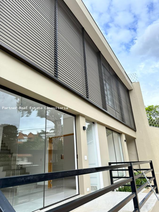Casa à venda com 5 quartos, 650m² - Foto 1
