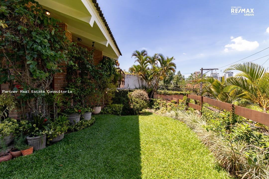 Casa à venda com 4 quartos, 530m² - Foto 4