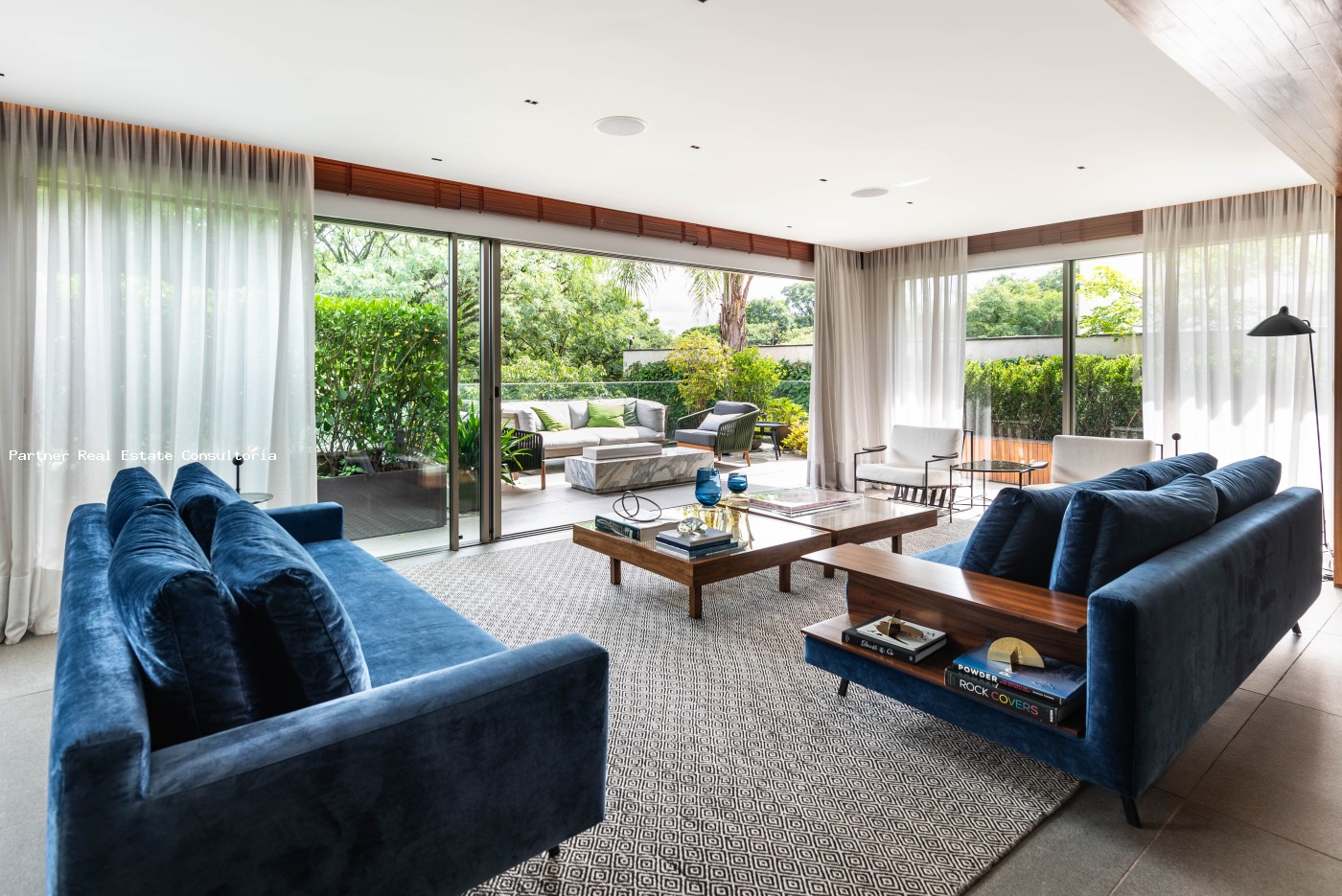 Cobertura à venda com 4 quartos, 925m² - Foto 1