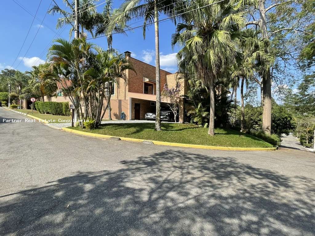 Casa à venda com 4 quartos, 1082m² - Foto 1
