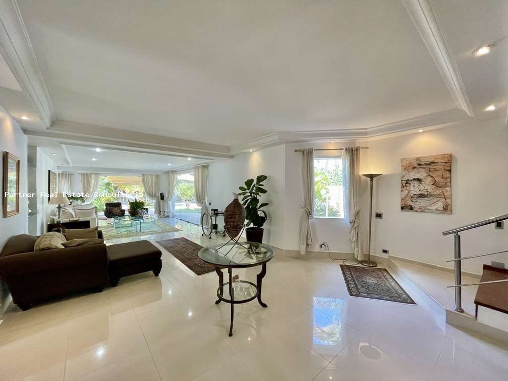 Casa à venda com 4 quartos, 1082m² - Foto 5