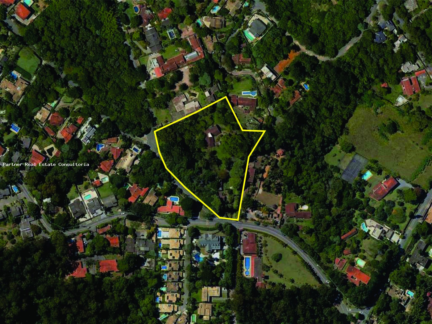 Casa de Condomínio à venda com 3 quartos, 10490m² - Foto 2