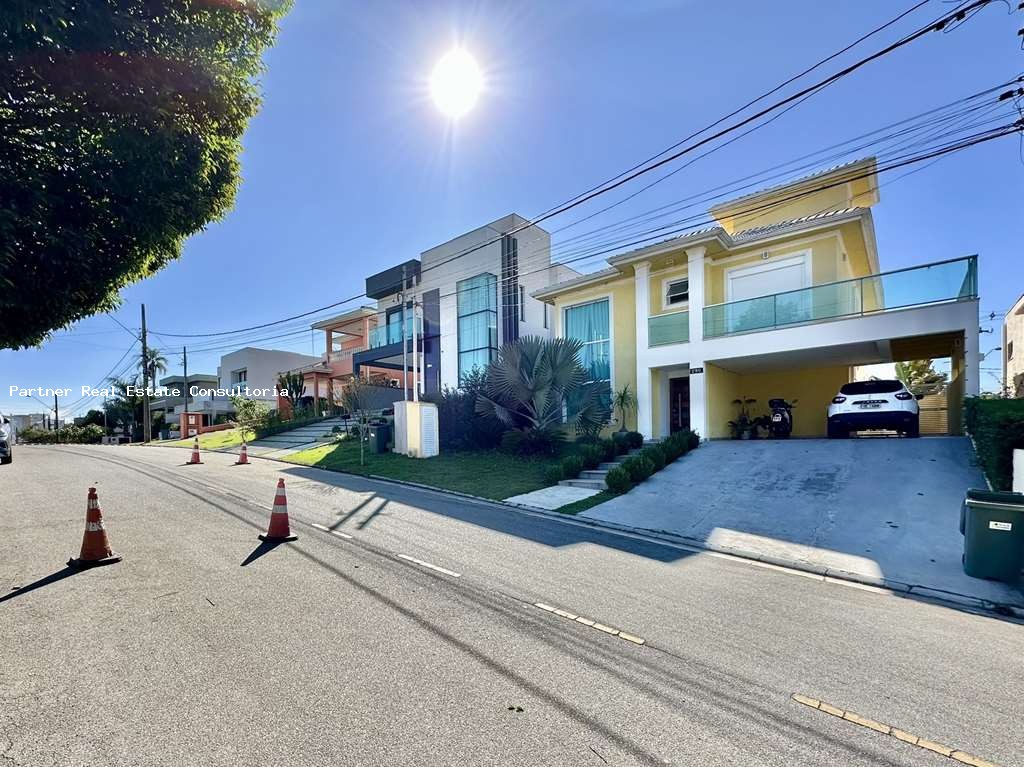 Casa de Condomínio à venda com 3 quartos, 513m² - Foto 1
