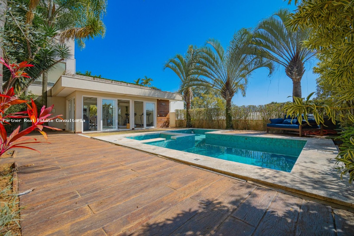 Casa de Condomínio à venda com 5 quartos, 560m² - Foto 1
