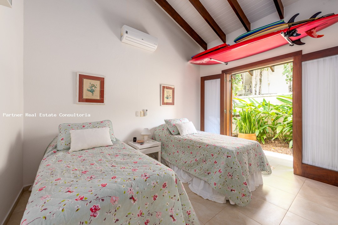 Casa à venda com 5 quartos, 1100m² - Foto 1