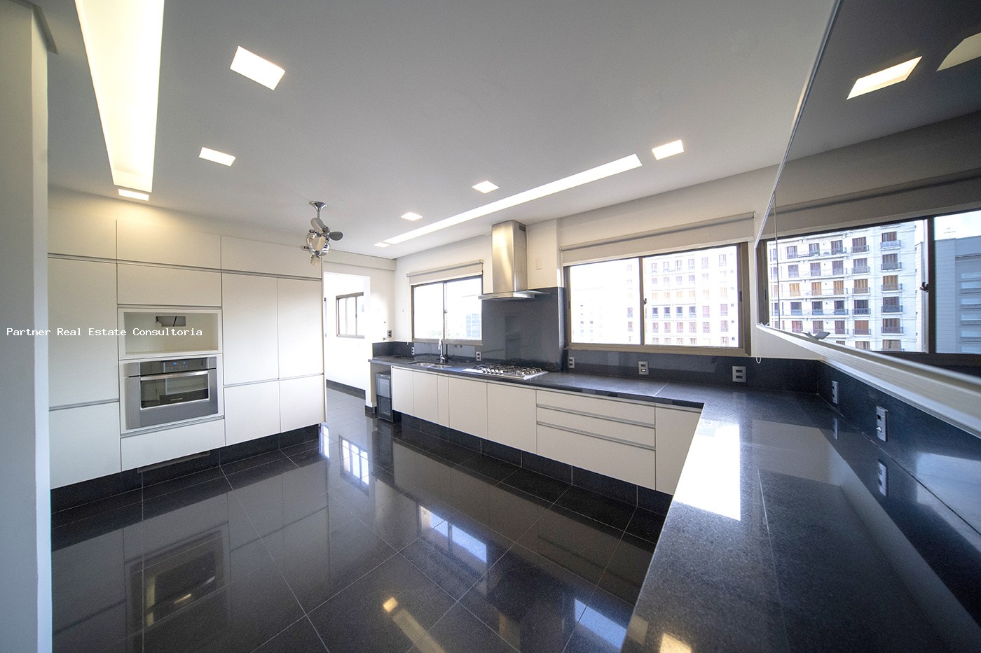 Apartamento, 3 quartos, 255 m² - Foto 2
