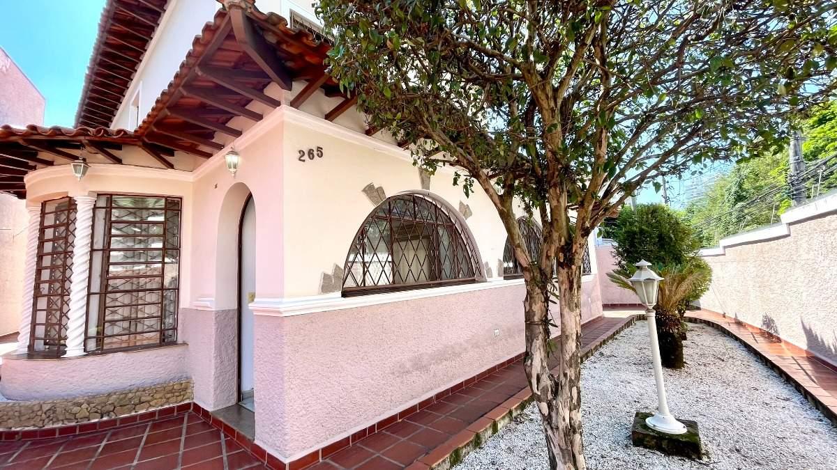 Casa, 3 quartos, 300 m² - Foto 1