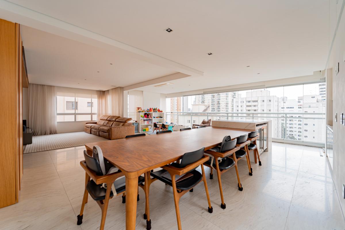 Apartamento, 3 quartos, 220 m² - Foto 1