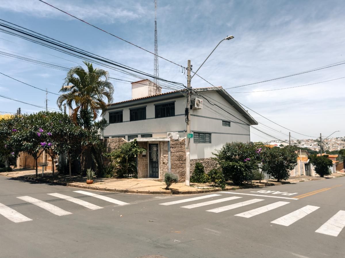 Casa, 4 quartos, 250 m² - Foto 1
