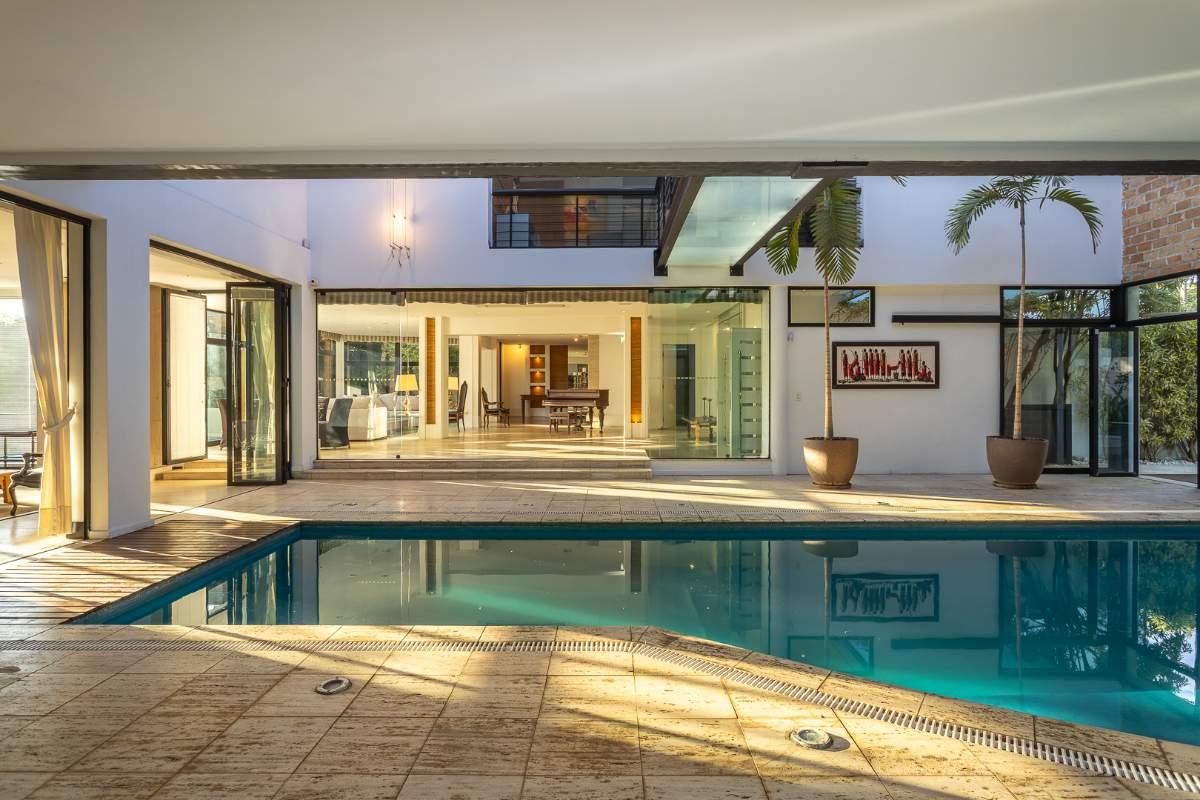 Casa, 4 quartos, 1138 m² - Foto 1
