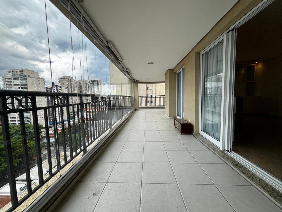 Apartamento, 3 quartos, 223 m² - Foto 1