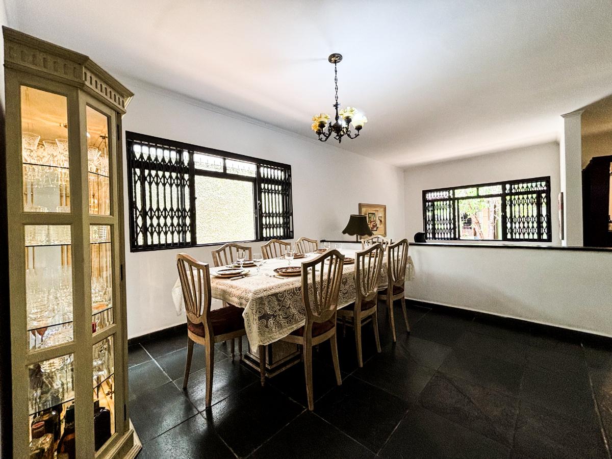 Casa, 4 quartos, 348 m² - Foto 1