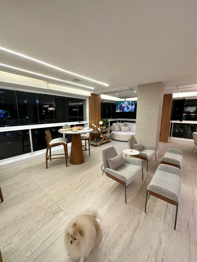 Apartamento, 3 quartos, 196 m² - Foto 2