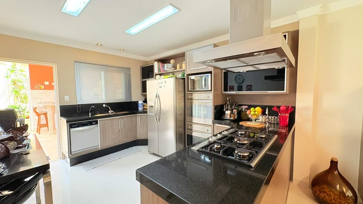 Casa, 3 quartos, 214 m² - Foto 21