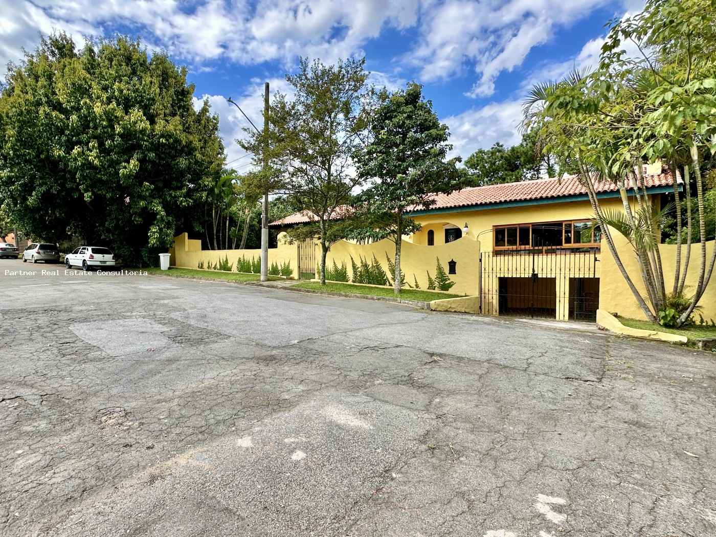 Casa de Condomínio com 5 quartos à venda no bairro Granja Viana em Cotia - foto principal
